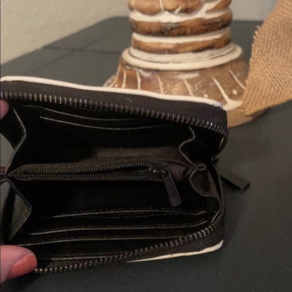 Beautiful Michael Kors Handbag/Crossbody - Picture 7 of 7